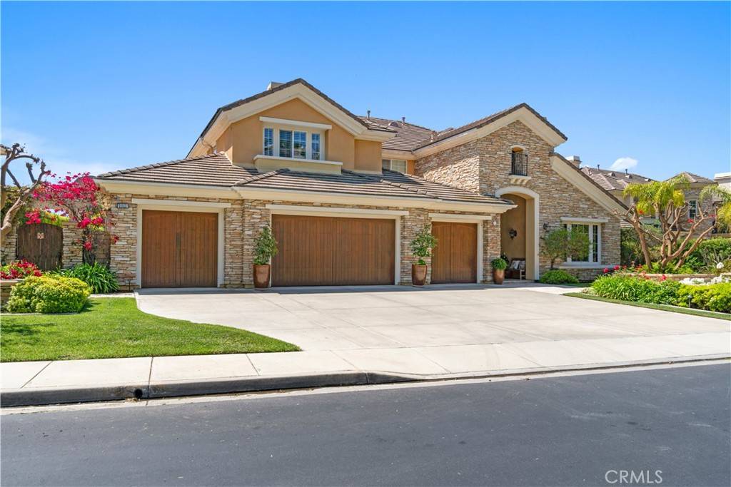 Yorba Linda, CA 92887,21512 Saddle Ridge WAY