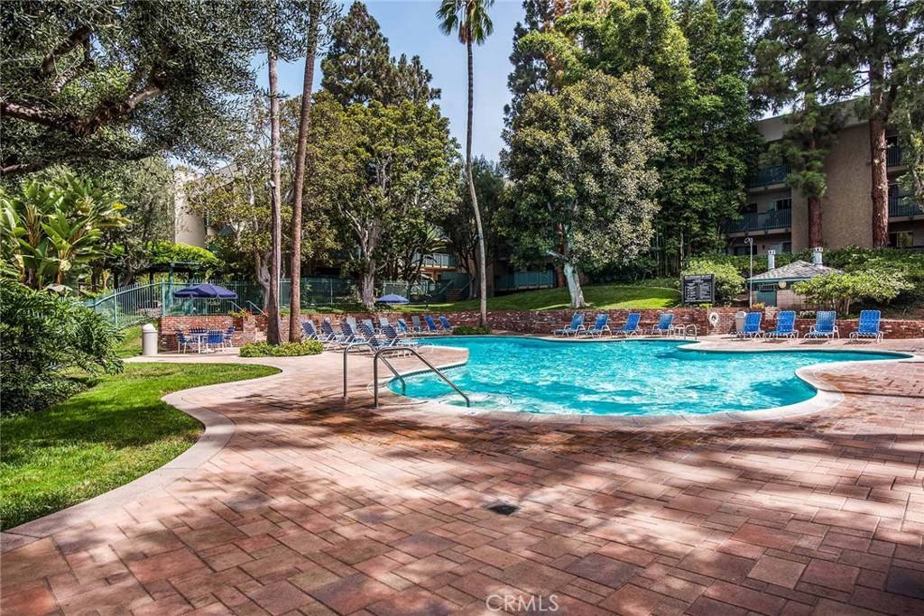 Long Beach, CA 90814,448 N Bellflower BLVD #305