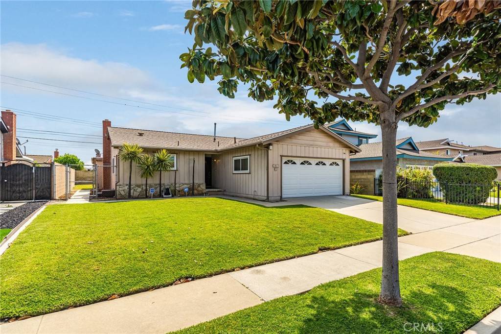 Carson, CA 90746,19514 Enslow DR