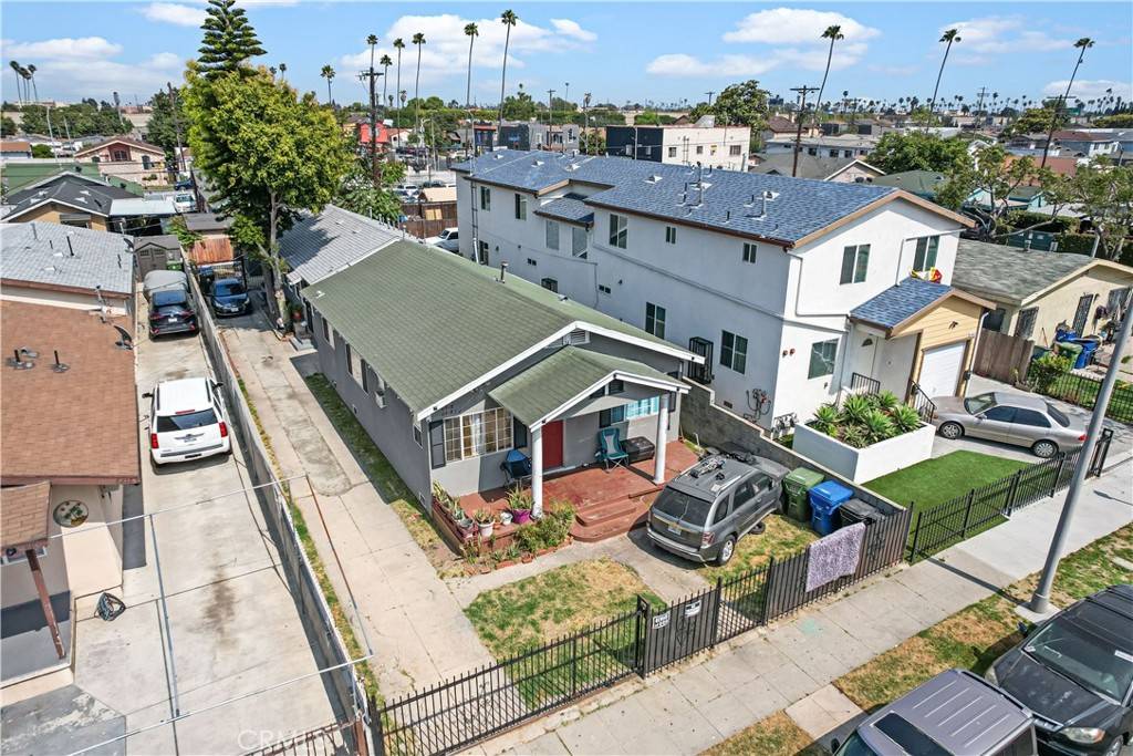 Los Angeles, CA 90044,6816 Denver AVE
