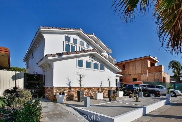 Huntington Beach, CA 92649,16852 Bolero LN