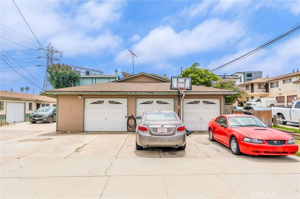 Redondo Beach, CA 90278,2500 Carnegie LN