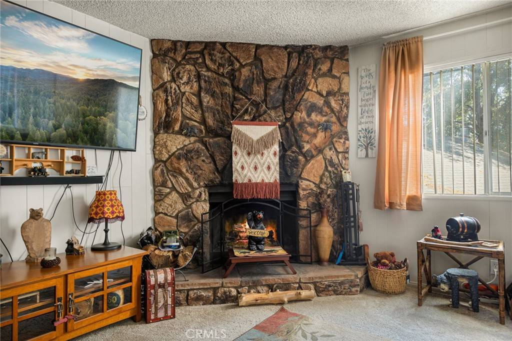 24552 Geneva Crestline, CA 92325