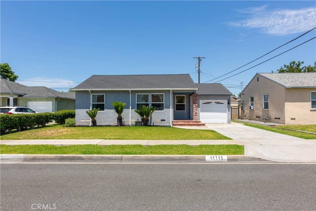 Downey, CA 90241,11715 Pruess AVE