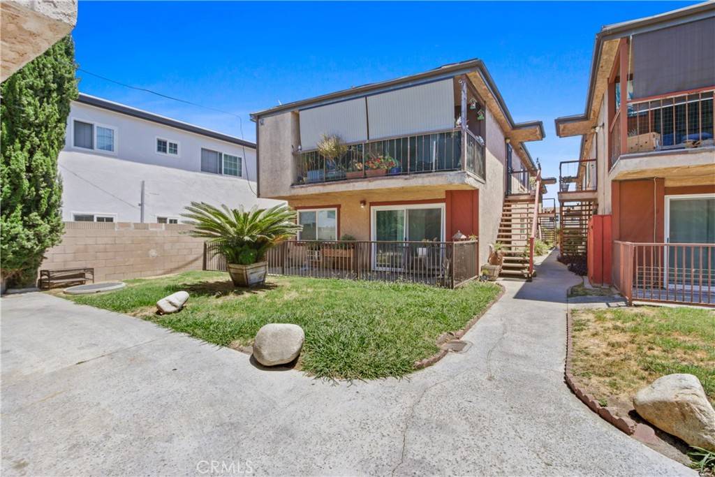 Bellflower, CA 90706,16322 Eucalyptus AVE #8