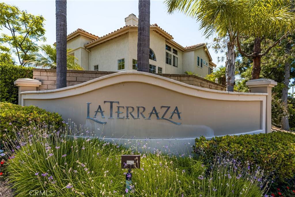 Yorba Linda, CA 92887,5560 PATRICIA WAY