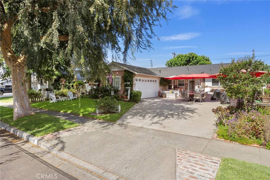 Placentia, CA 92870,719 Moonbeam ST