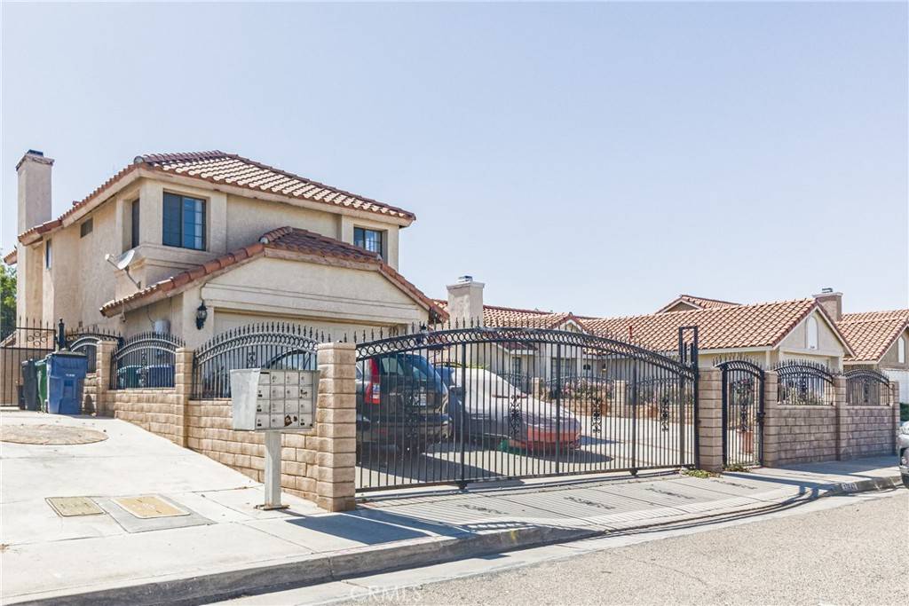 Palmdale, CA 93550,37643 Barrinson ST