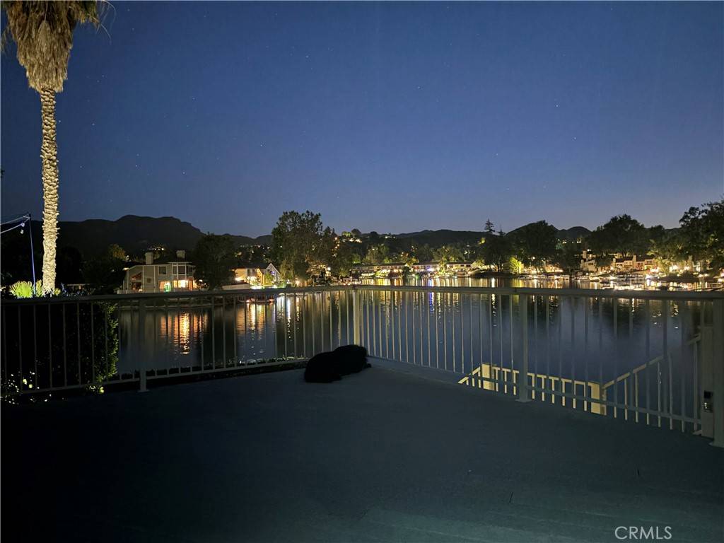 Westlake Village, CA 91361,2528 Northshore LN