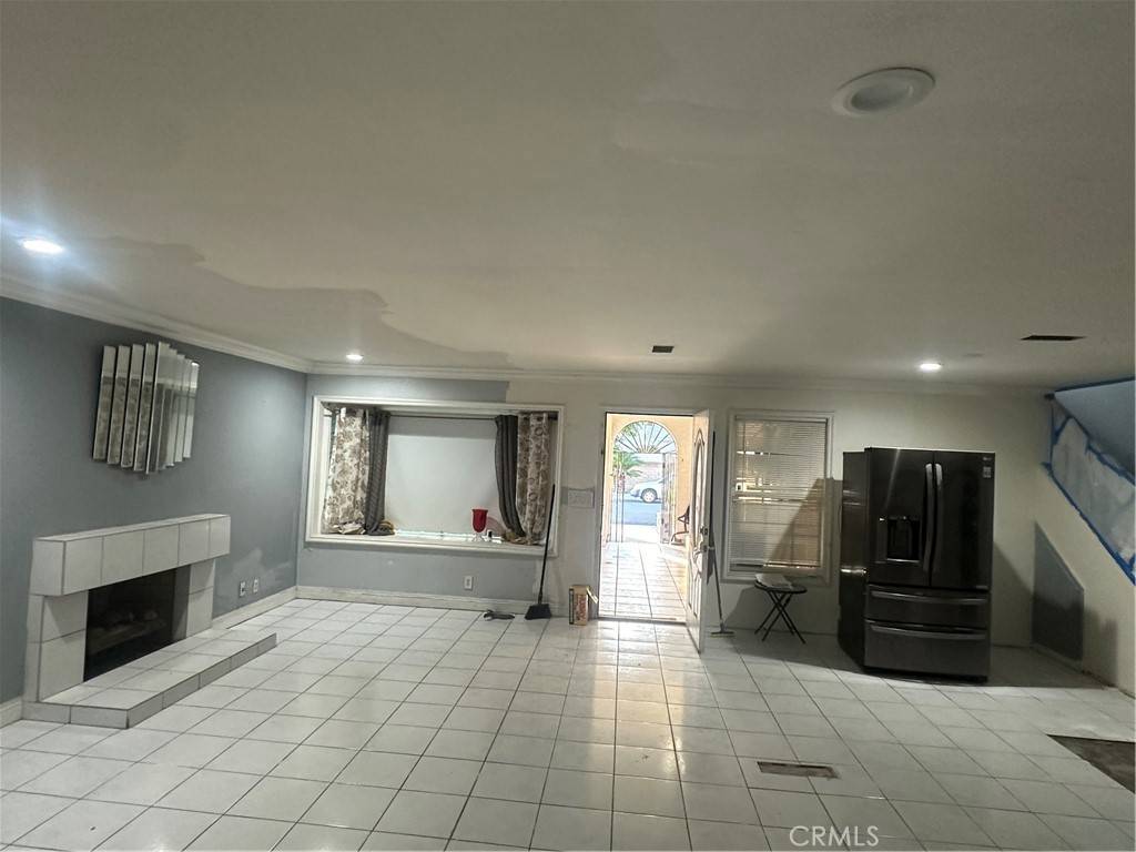 Irvine, CA 92604,14592 Orange Acres LN
