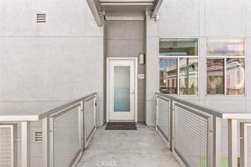 Anaheim, CA 92805,435 W Center Street Promenade #326