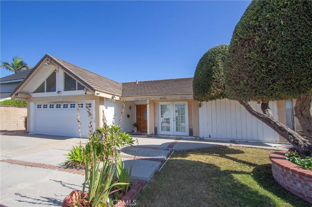 Huntington Beach, CA 92649,5621 Ridgebury DR