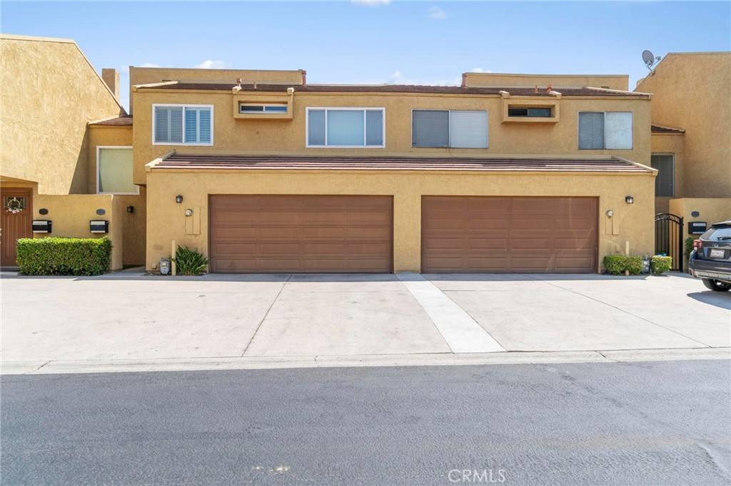 Yorba Linda, CA 92886,4746 Serrente