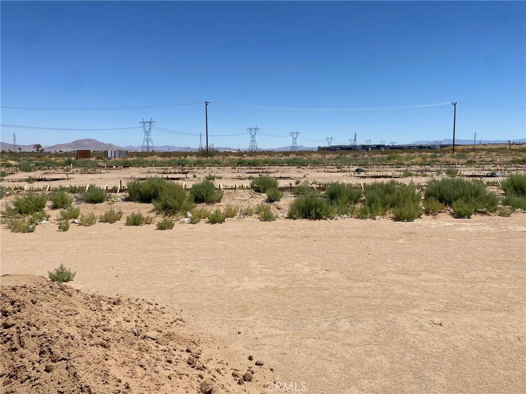 Adelanto, CA 92301,17630 Koala RD