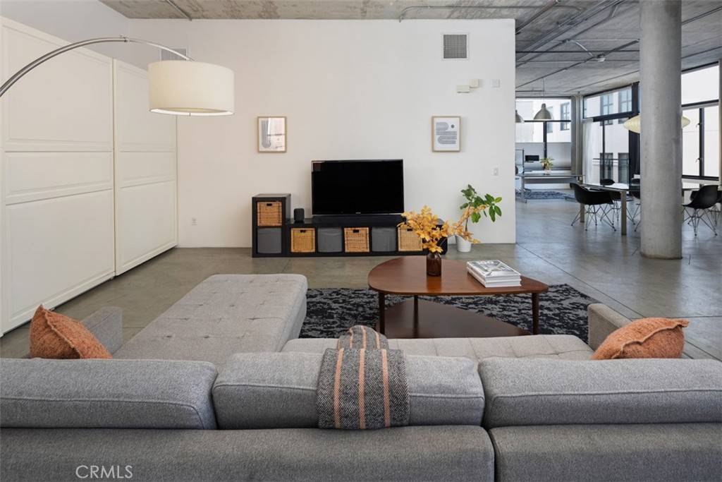 Long Beach, CA 90813,835 Locust AVE #323