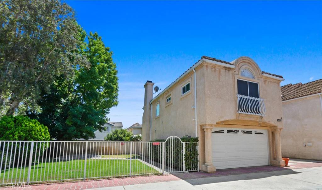 Bellflower, CA 90706,8759 1/2 Cedar ST