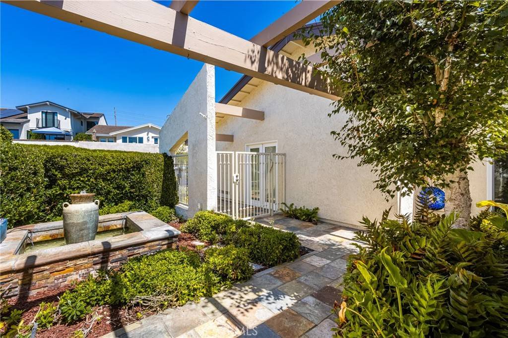 Corona Del Mar, CA 92625,3 Mainsail DR