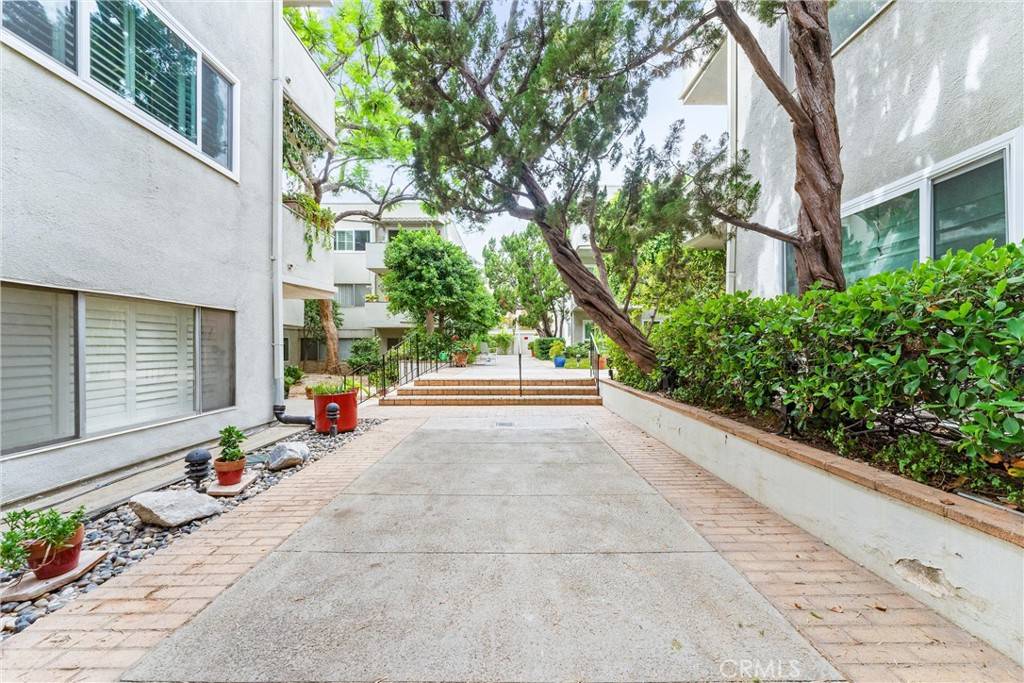 Pasadena, CA 91101,385 S Oakland AVE #202
