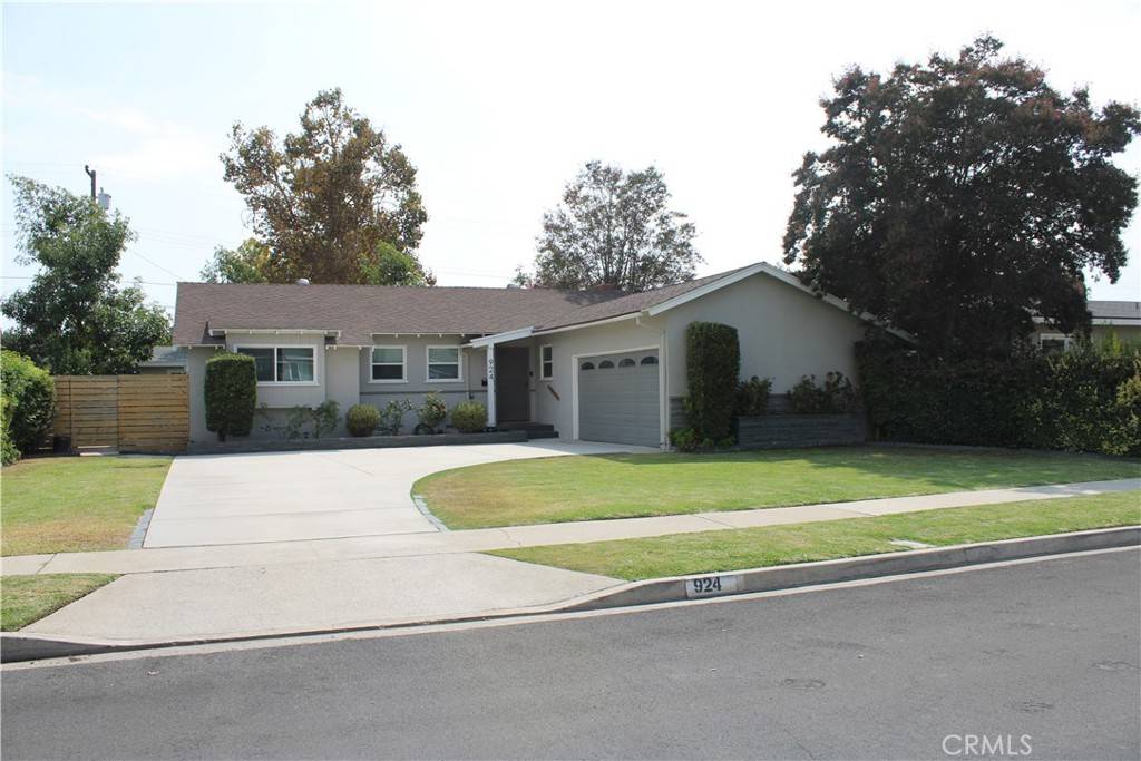 Brea, CA 92821,924 Oleander ST