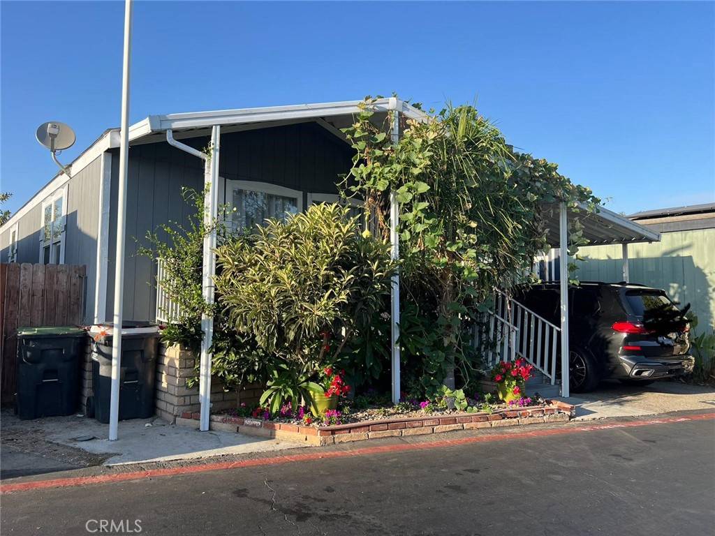 Santa Ana, CA 92704,103 Prince LN #73