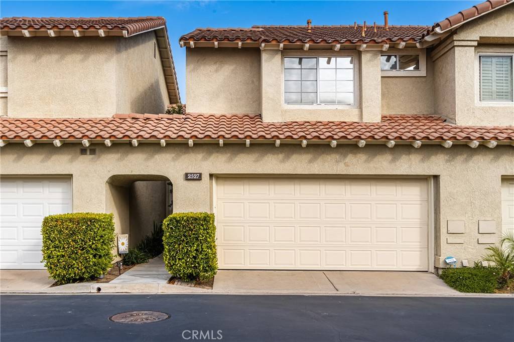 Tustin, CA 92782,2527 Avenita Alpera