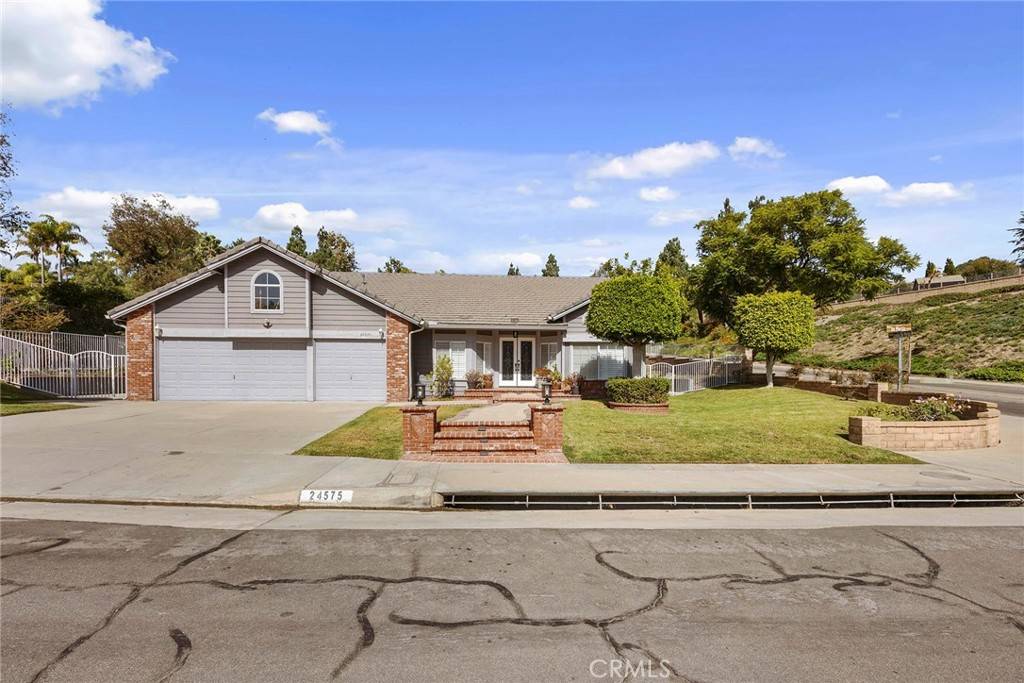 Yorba Linda, CA 92887,24575 Avenida De Marcia