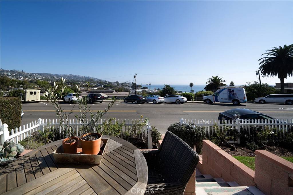 Laguna Beach, CA 92651,210 Cliff DR