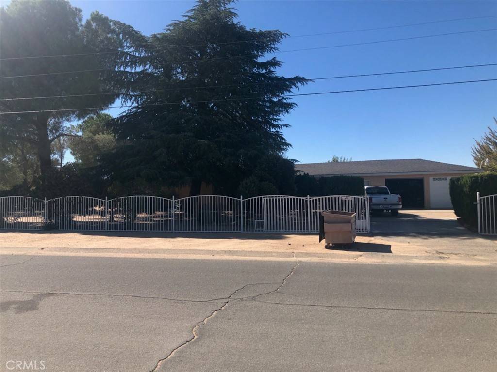 Hesperia, CA 92345,8426 Hickory AVE