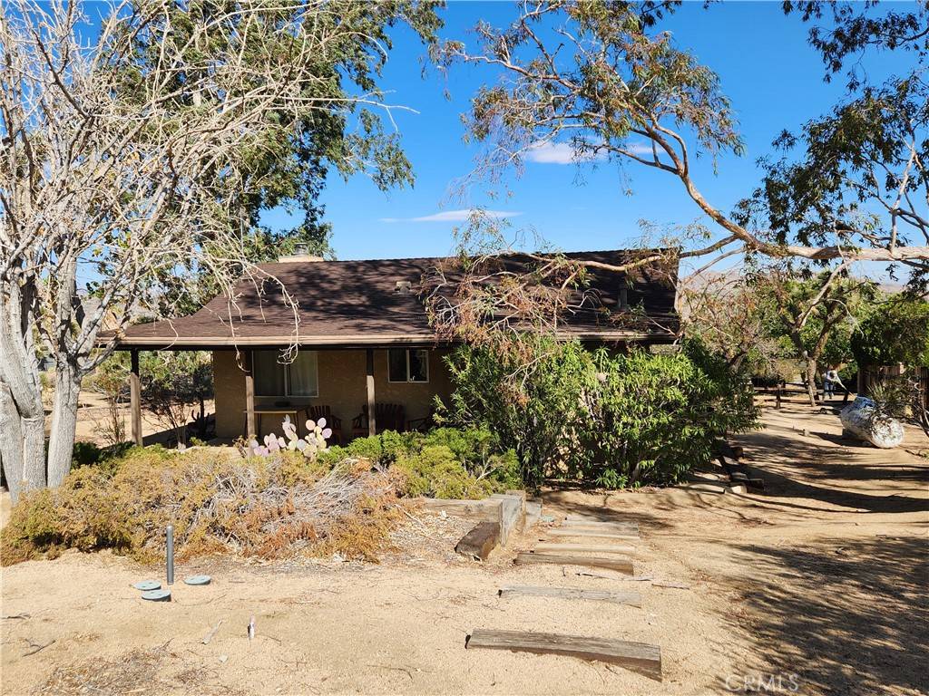 Joshua Tree, CA 92252,60383 Melton TRL