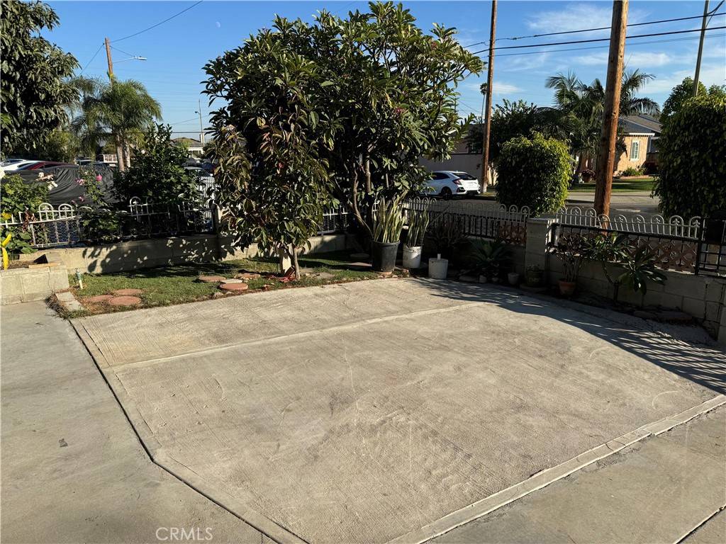 Carson, CA 90745,847 E Deloras DR