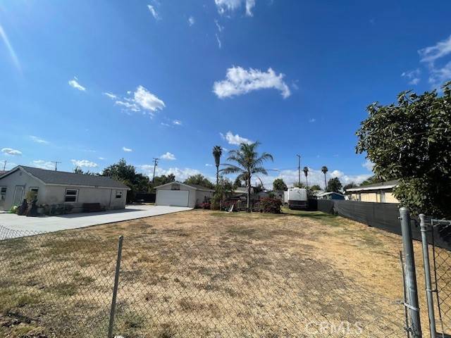 San Bernardino, CA 92404,7208 Garden DR