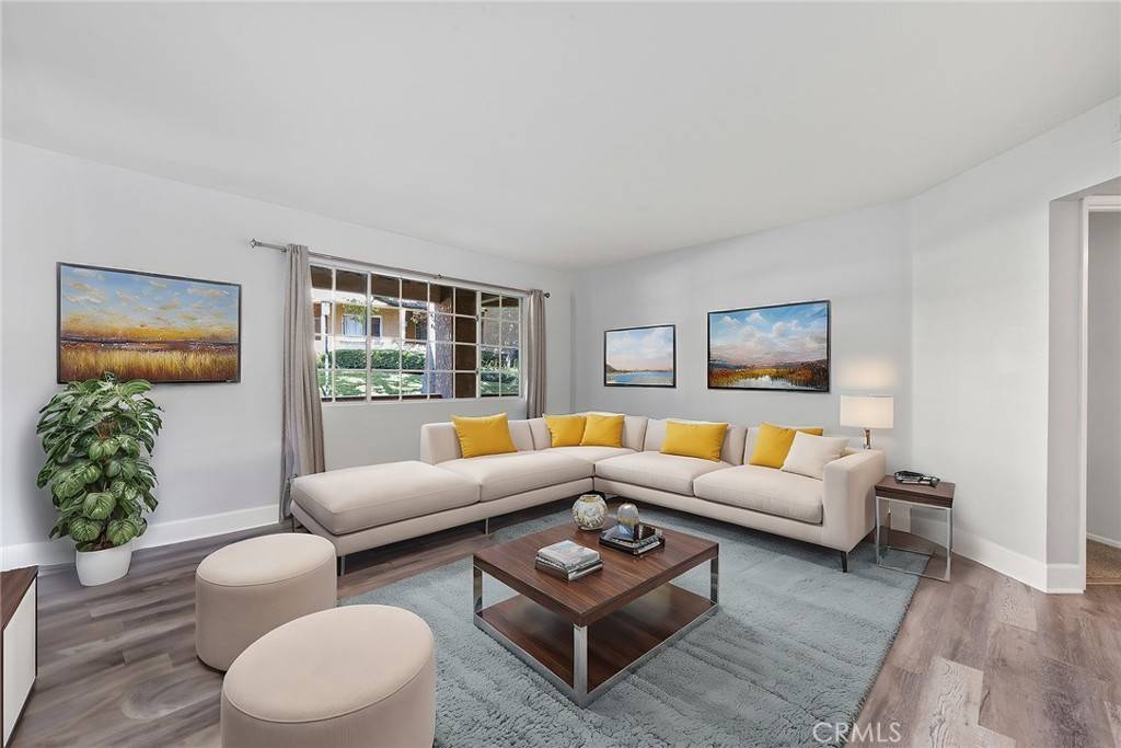 Yorba Linda, CA 92887,5390 Silver Canyon #10B
