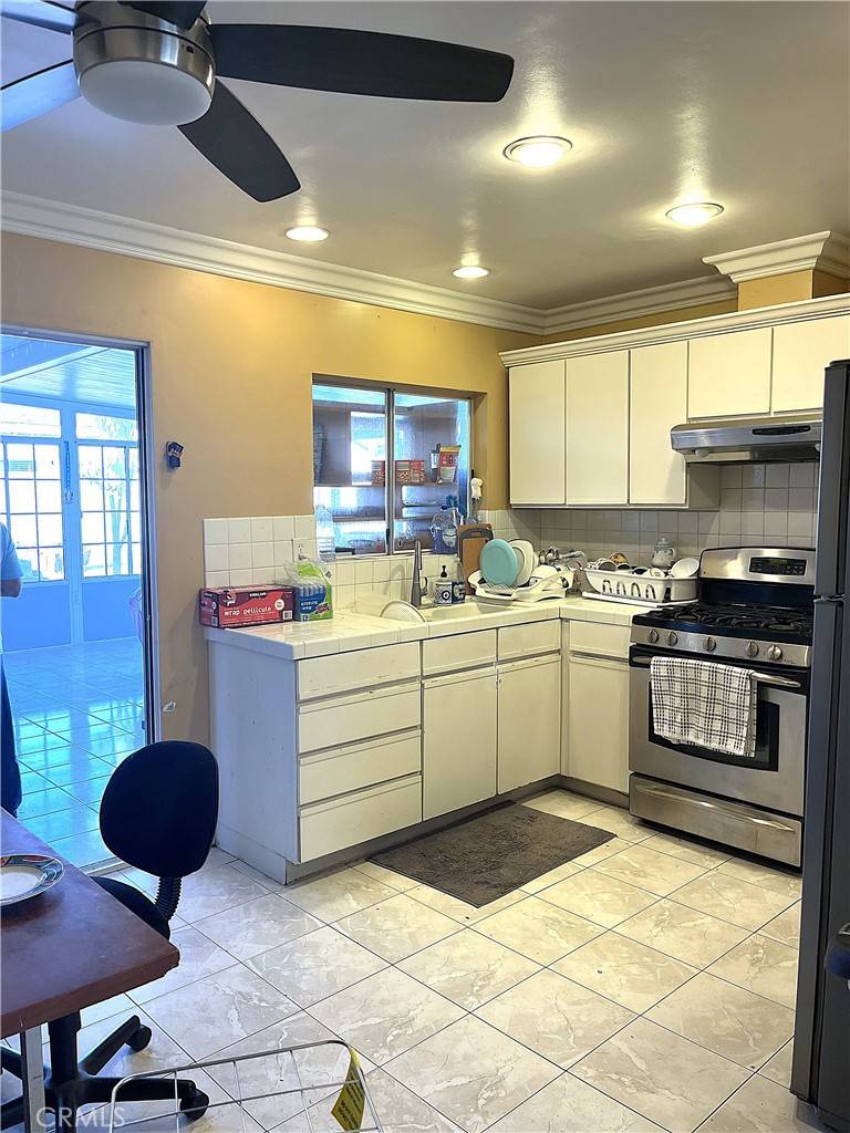 Westminster, CA 92683,6371 Shawnee RD