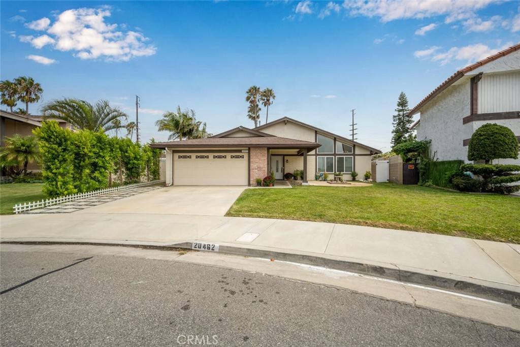 Huntington Beach, CA 92646,20462 Running Springs LN