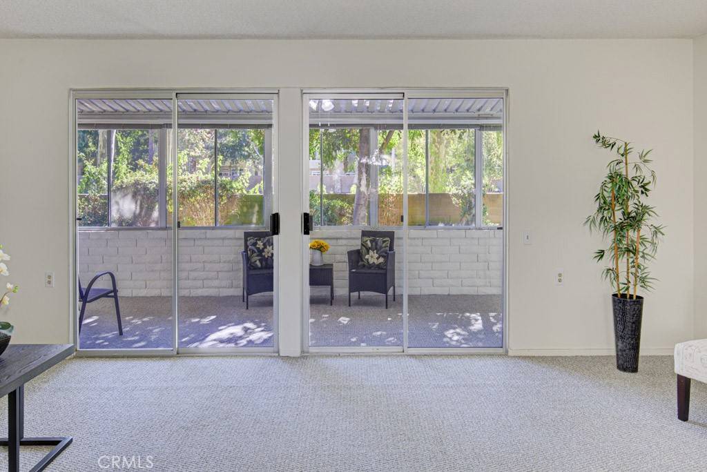 Laguna Woods, CA 92637,5533 Via La Mesa #B