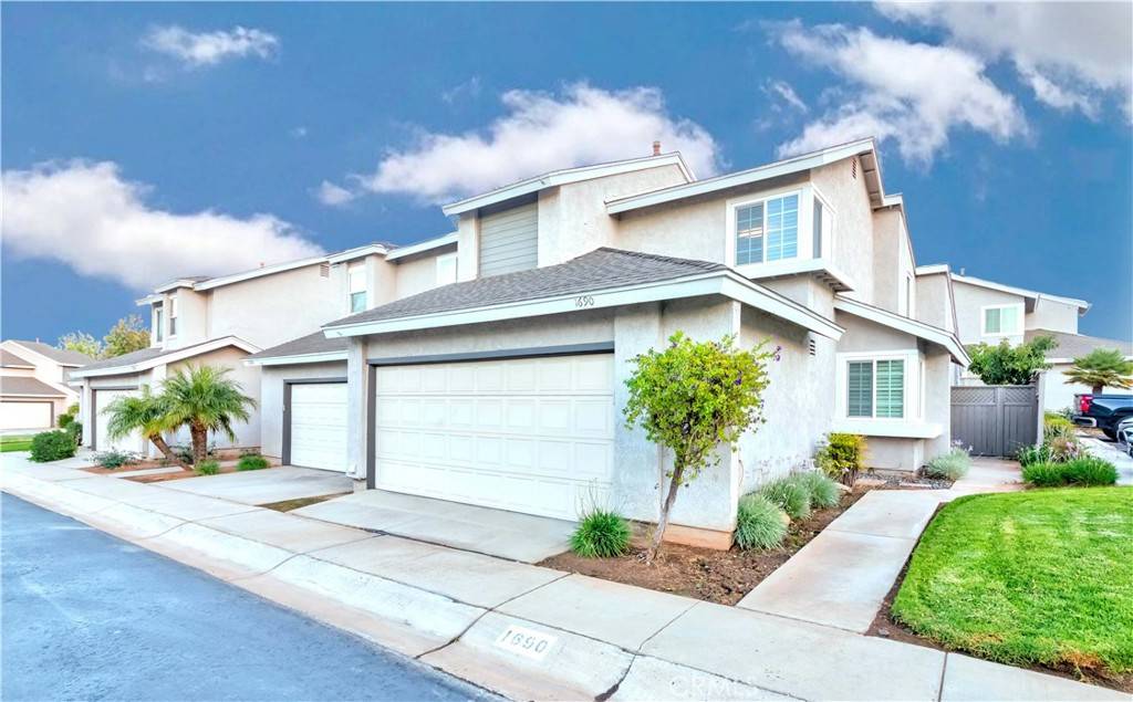 Corona, CA 92882,1690 Toyon PL