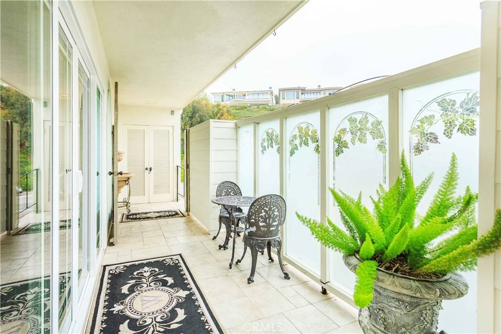 Corona Del Mar, CA 92625,1203 Bayside DR