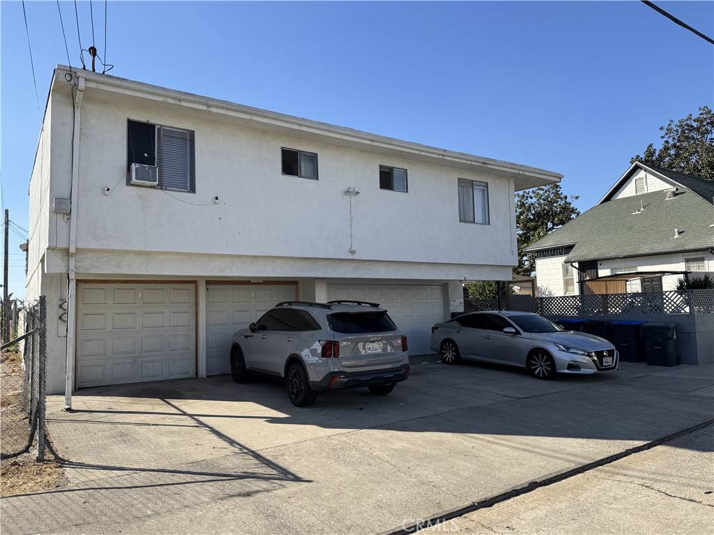 Santa Ana, CA 92701,1334 E 4th ST