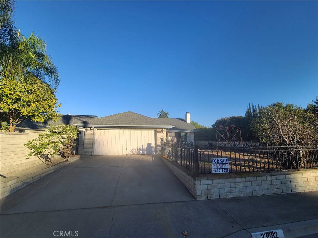 Laguna Hills, CA 92653,23582 Venisia