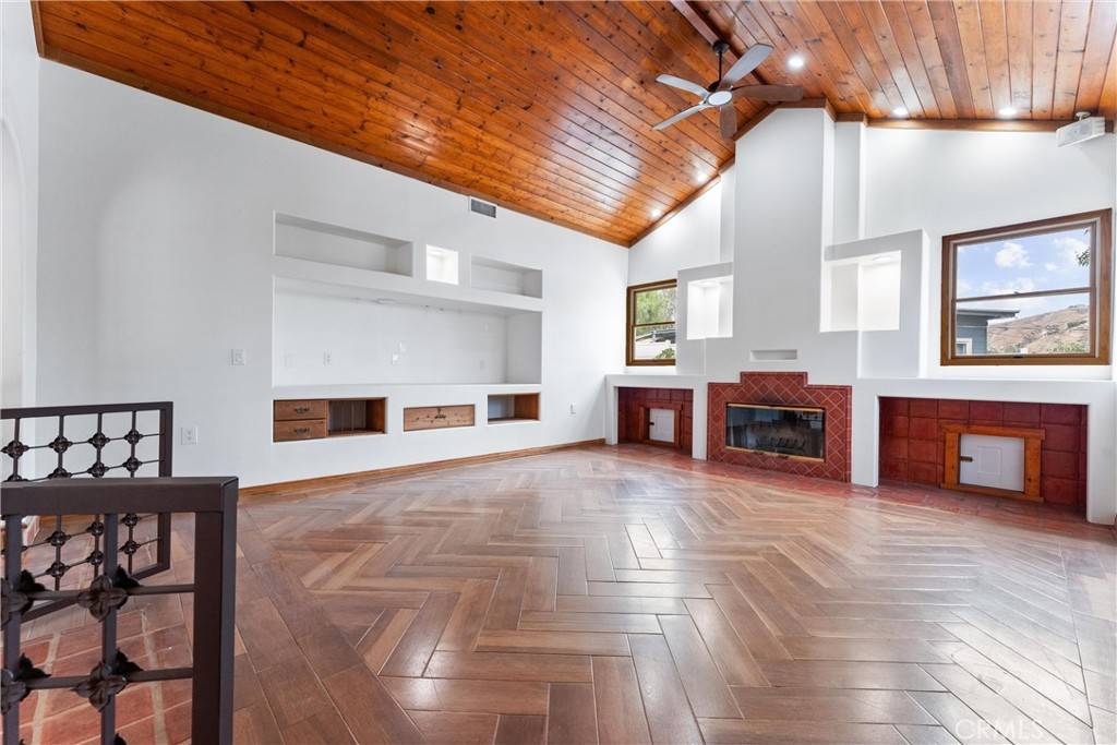 Lakeview Terrace, CA 91342,11431 Clybourn AVE