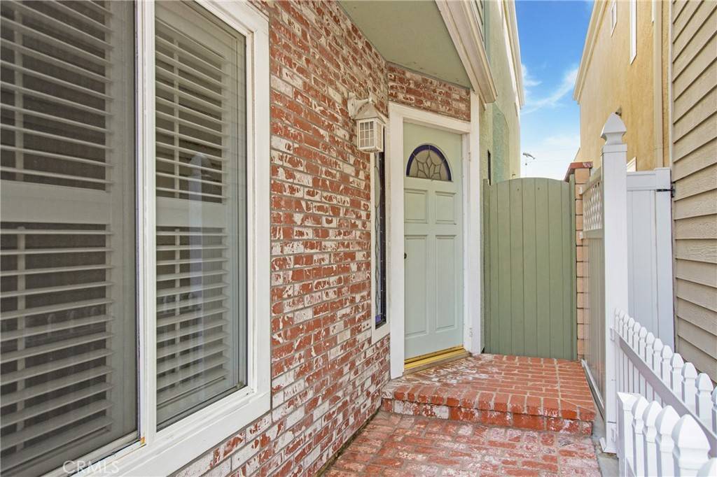 Huntington Beach, CA 92648,224 17th ST