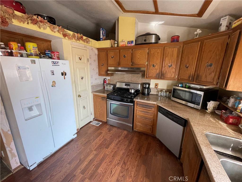 7524 Olivine RD Phelan, CA 92371