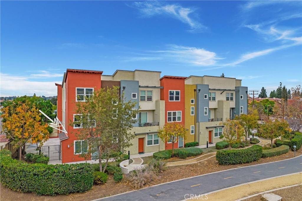 Brea, CA 92821,178 N Orange AVE