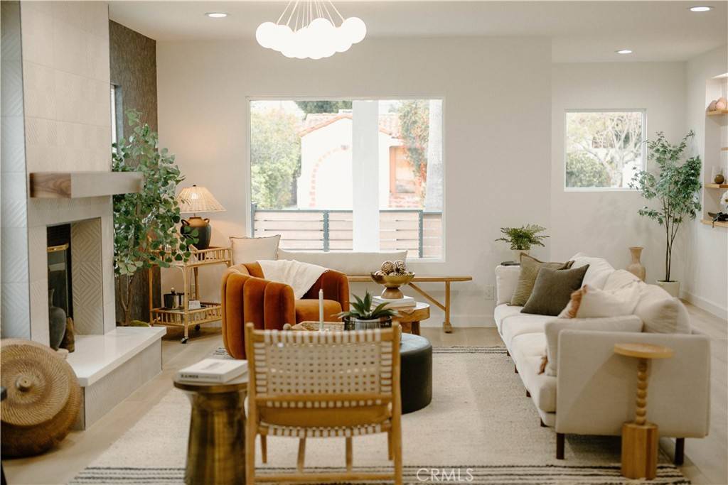 Los Angeles, CA 90039,3274 Garden AVE