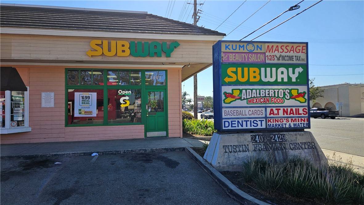 Santa Ana, CA 92705,2407 N Tustin AVE