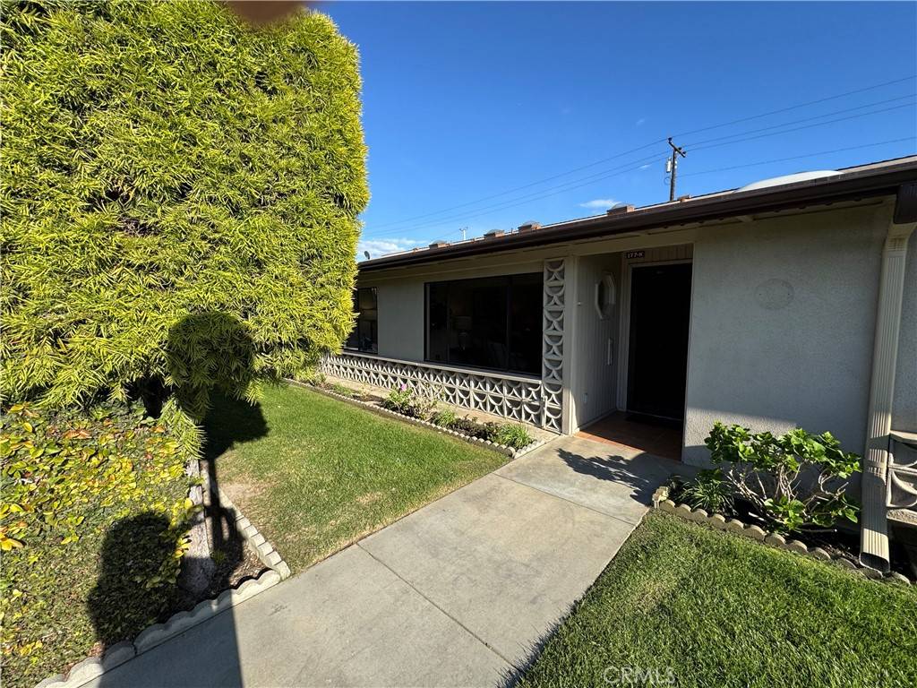 Seal Beach, CA 90740,1261 Oakmont Road, M8-177K