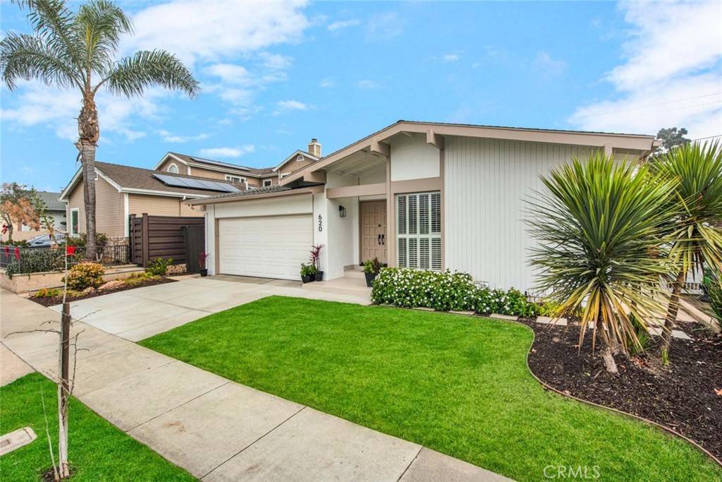 Seal Beach, CA 90740,620 Sandpiper DR