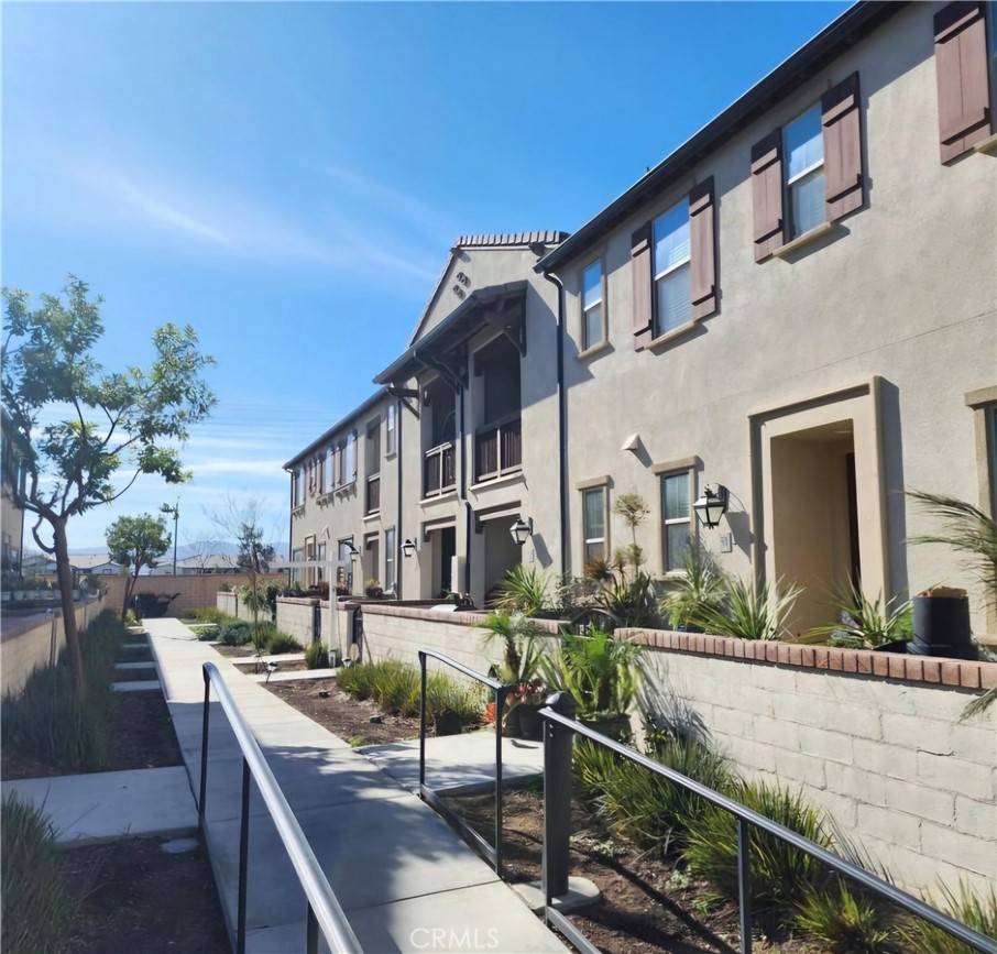 Ontario, CA 91761,2848 E Berry Loop Privado #52
