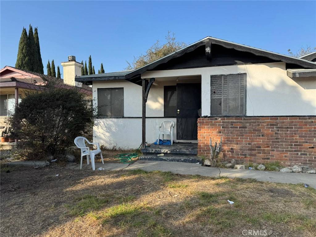Compton, CA 90220,1513 W 156th ST