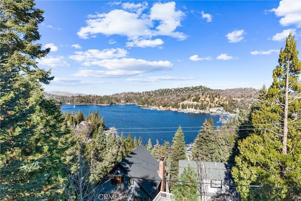 Lake Arrowhead, CA 92352,347 Emerald WAY